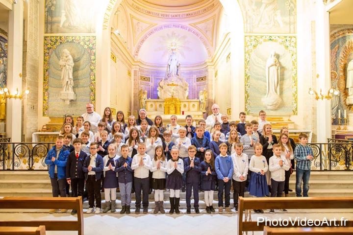 Msza Święta w kaplicy Cudownego Medalika – klasy 3