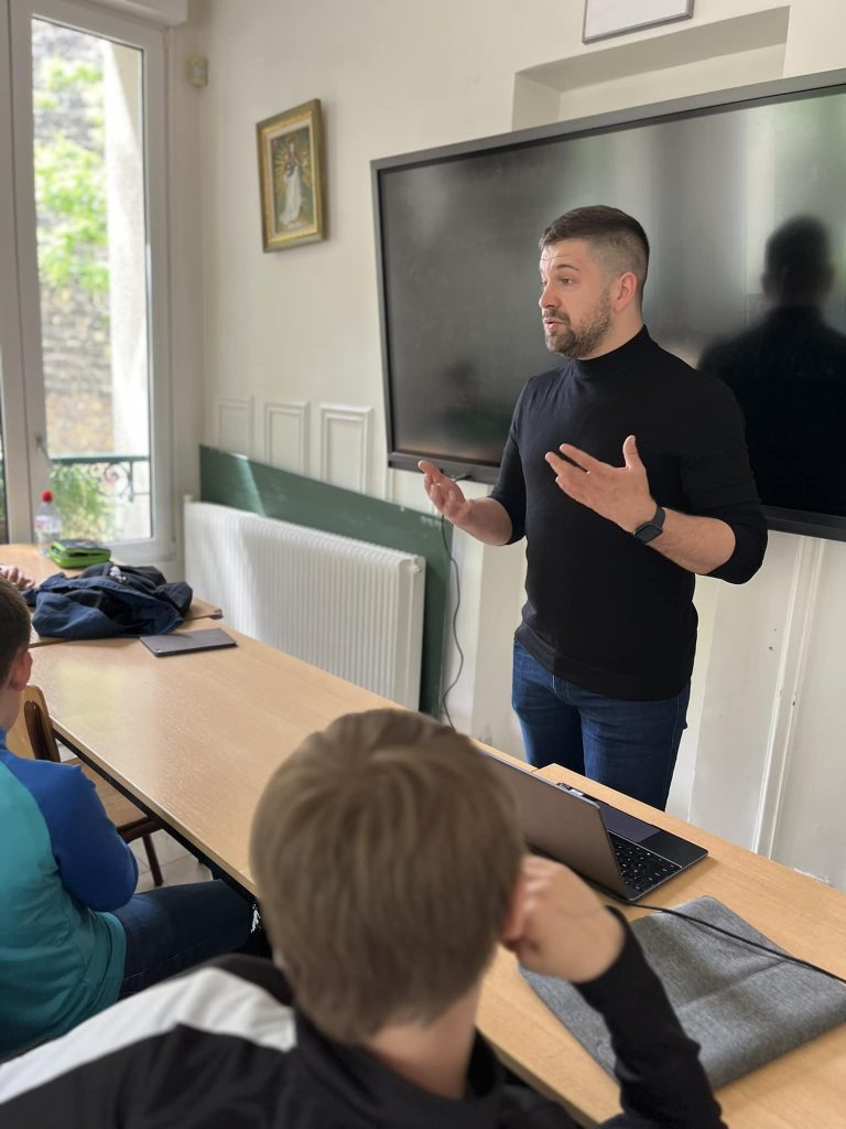 Pan Dr Łukasz Kucharczyk w naszej szkole