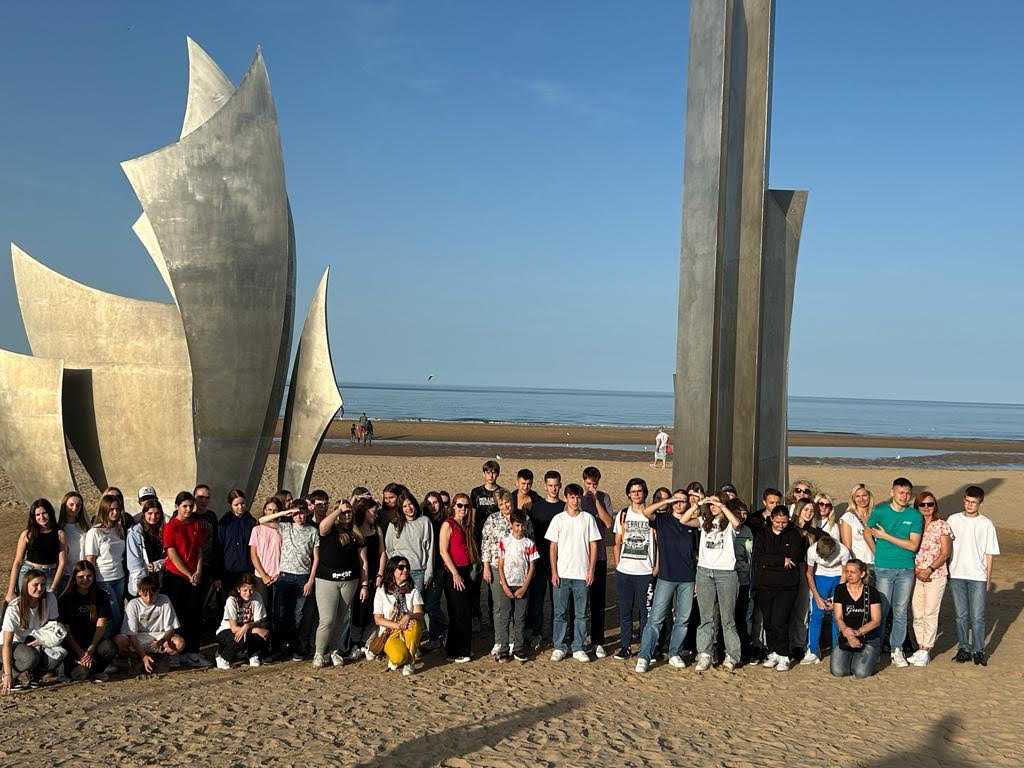 Wycieczka szkolna do Normandii śladami Pierwszej Dywizji Pancernej Polskich Sił Zbrojnych pod wodzą Gen. Stanisława Maczka