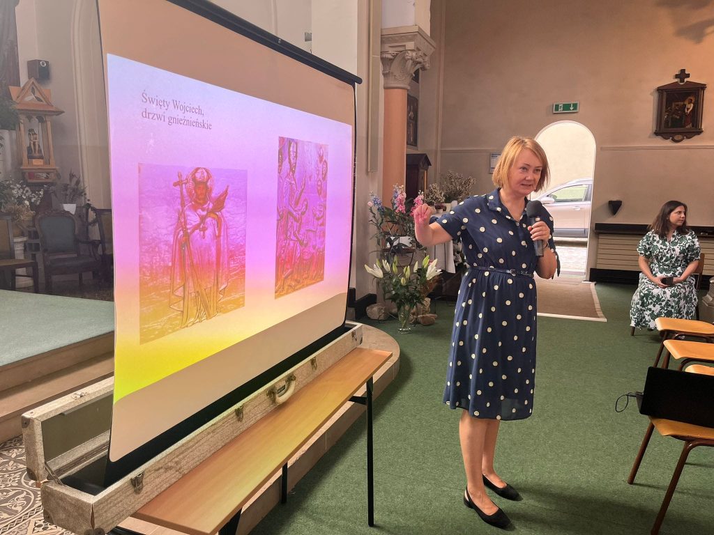 Pani dr Kamila Twardowska, kustosz w Bibliotece Czartoryskich Muzeum Narodowego w Krakowie w naszej szkole