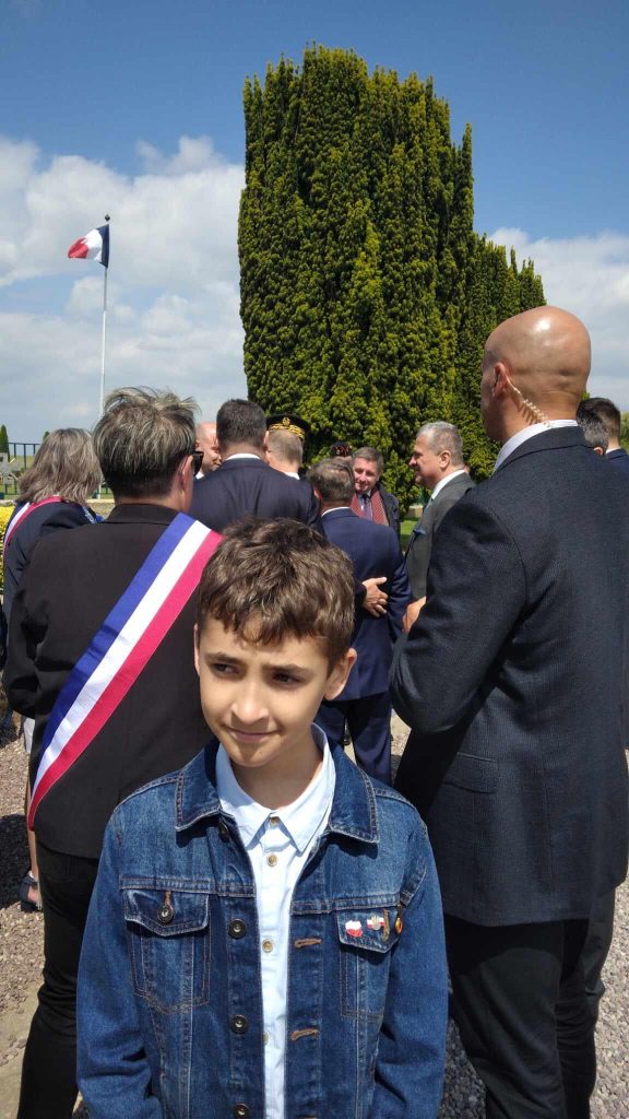 Uczeń naszej szkoły Michał Michalczyk na uroczystości 80. rocznicy lądowania aliantów w Normandii