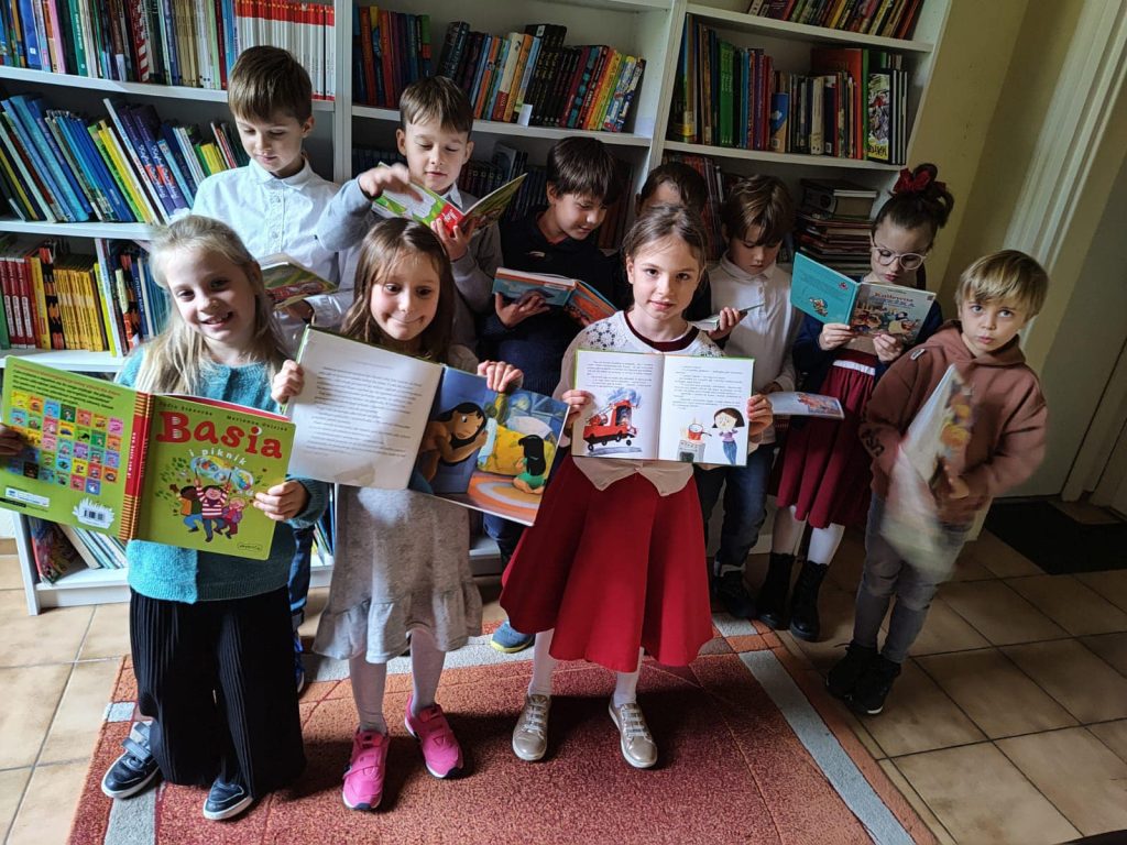 Pasowanie na czytelnika klasy drugie