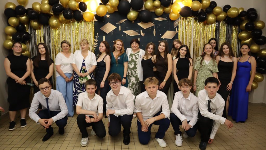 Komers – uroczyste pożegnanie absolwentów 8 klas