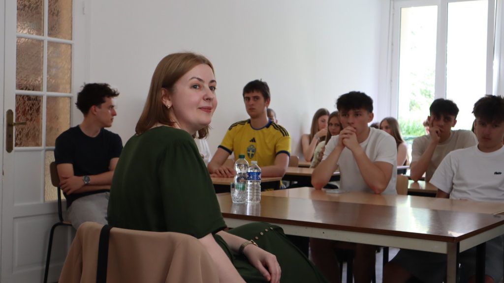 Pani Agnieszka Kozińska-Makowska, Konsul RP w Paryżu w naszej szkole